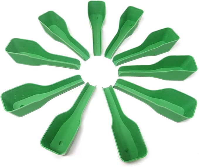 4pcs Green Bird Feeder Spoon Plastic Parrot Feeding Scoops Hand Food Feeding Tableware Birds Feeding and Watering Supplies