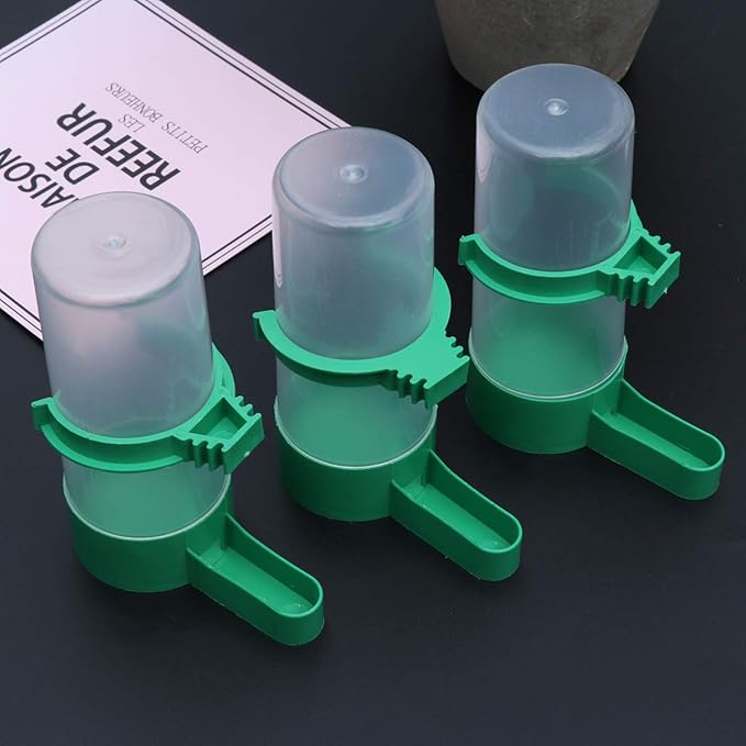 Yardwe 5Pcs Birds Feeder Drinker Waterer Clip with Automatic Drinking Water Sprinkler Bird Cup for Parrots Budgie Cockatiel Lovebirds ()