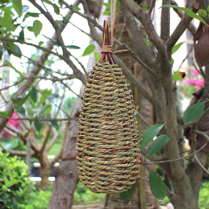 Bird Nest, Natural Outdoor Cage Shelter Hideaway Nest Hut for Small Birds