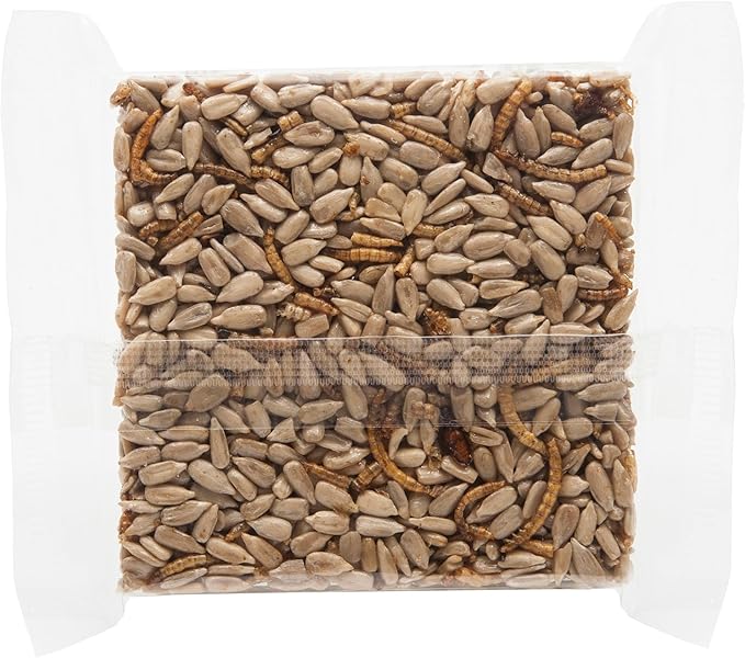 Manna Pro Farmhouse Favorites – Coop Cakes for Poultry – Mixed Flock Poultry Treat – Chicken Treat Cake – Made with Sunflower & Mealworms – 3 Cakes